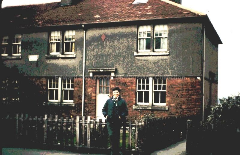 Alan Davies 35-37 Deans Avenue 1971.jpg (83327 bytes)