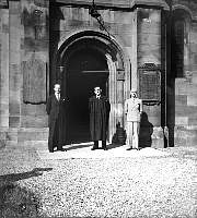 Cambuslang Parish Church 3 Men.jpg