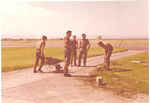 Derry%2073/tn_5 Fd Sqn Work outside Sqn HQ 1973.jpg (3844 bytes)