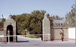 tn_The main gates of Government House.jpg (10833 bytes)