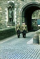 tn_Edinburgh Castle 2.jpg (13489 bytes)