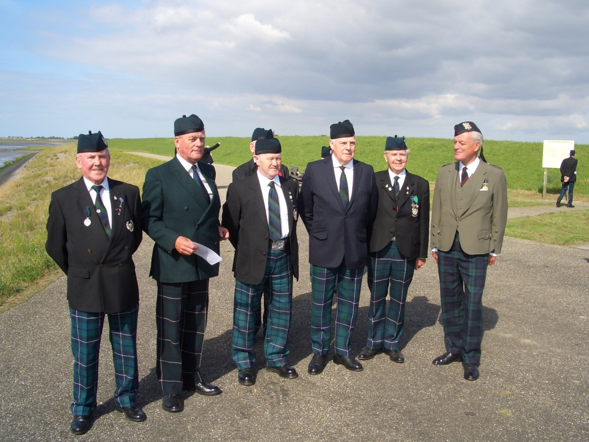 THE CAMERONIANS IN HOLLAND SEP 2012 016.jpg (199926 bytes)