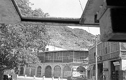 tn_026.jpg (15425 bytes)